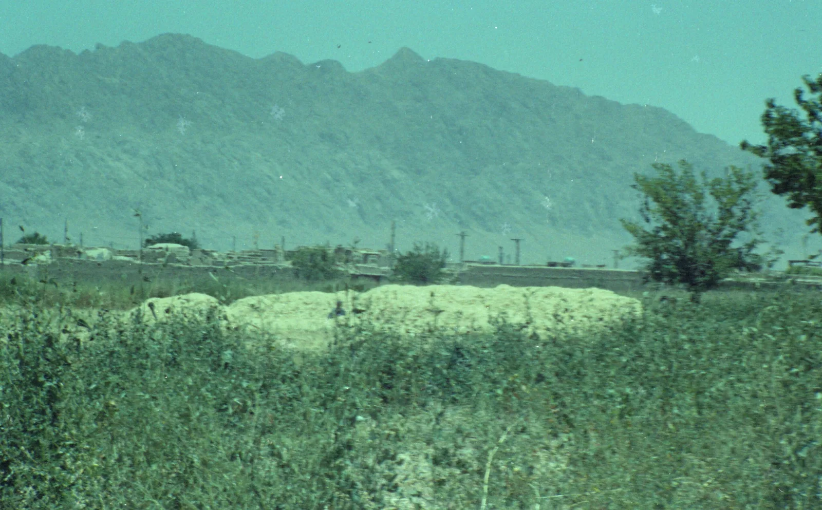A view of Kandahar City. — 1988 Dönemi Askeri Tarih Belgesi