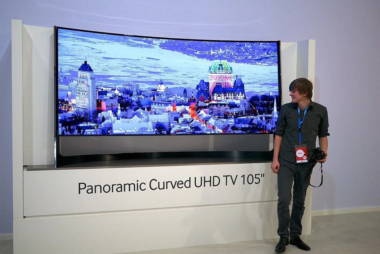 Samsung UN105S9 105-inch (2,700 mm) ultra-high-definition 4K television