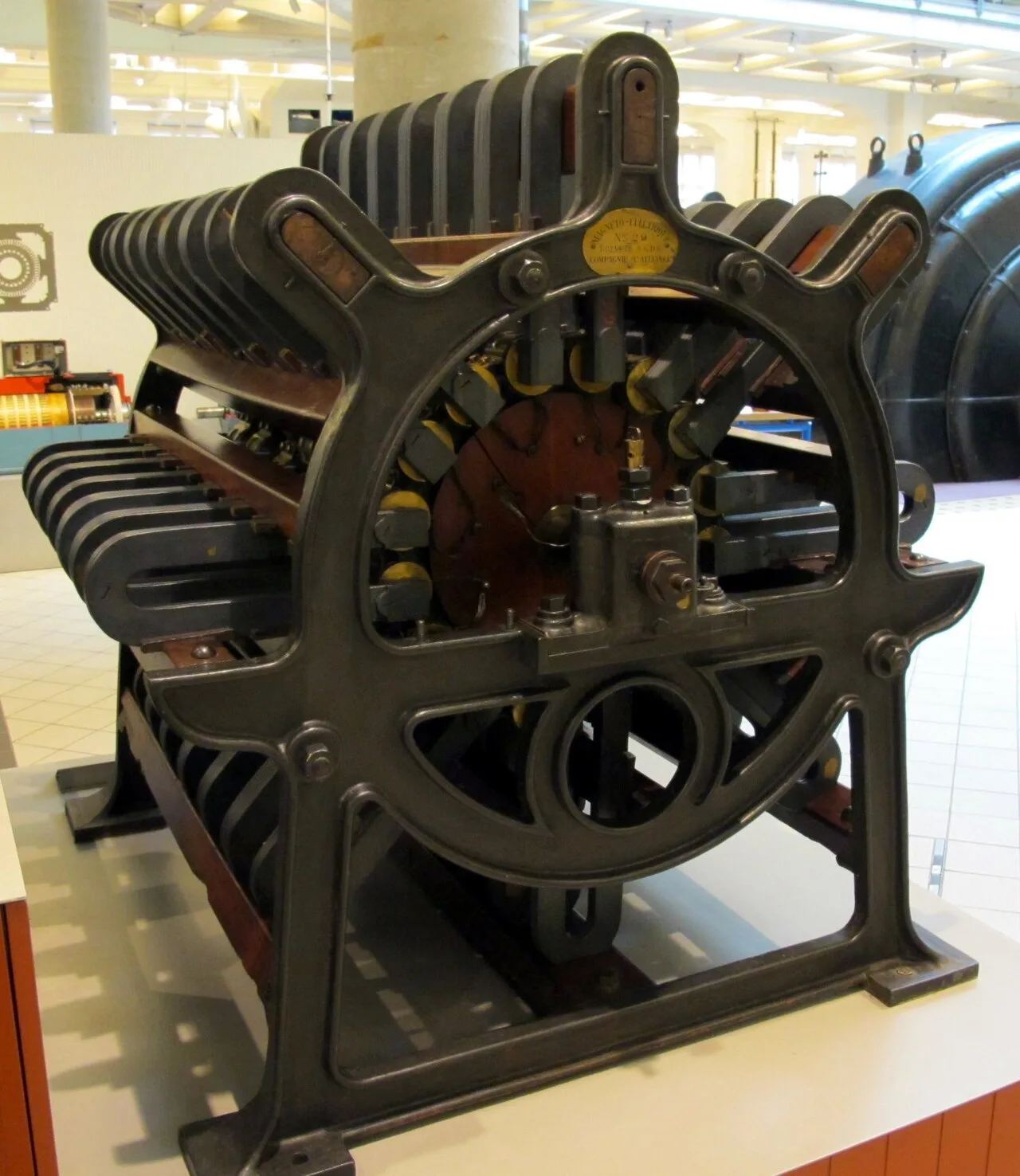 2kW Société de l'Alliance magneto generator for arc lamps, of around 1870